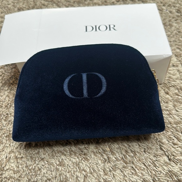 BRAND NEW DIOR BEAUTY POUCH 💙 - Picture 1 of 5